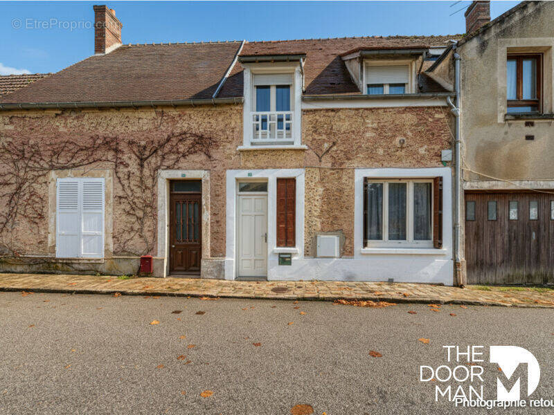 Maison à CLAIREFONTAINE-EN-YVELINES