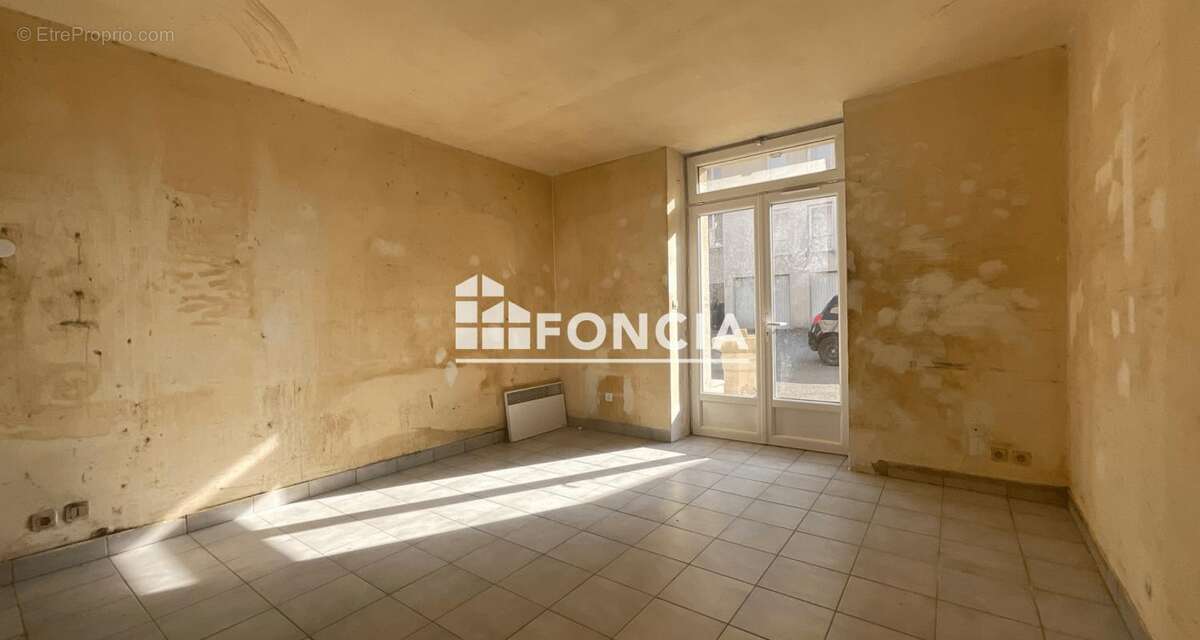 Commerce à CORBEIL-ESSONNES