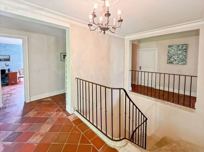 Aux portes de LECTOURE, superbe maison de 9 pièces principales avec jardin - photo 12