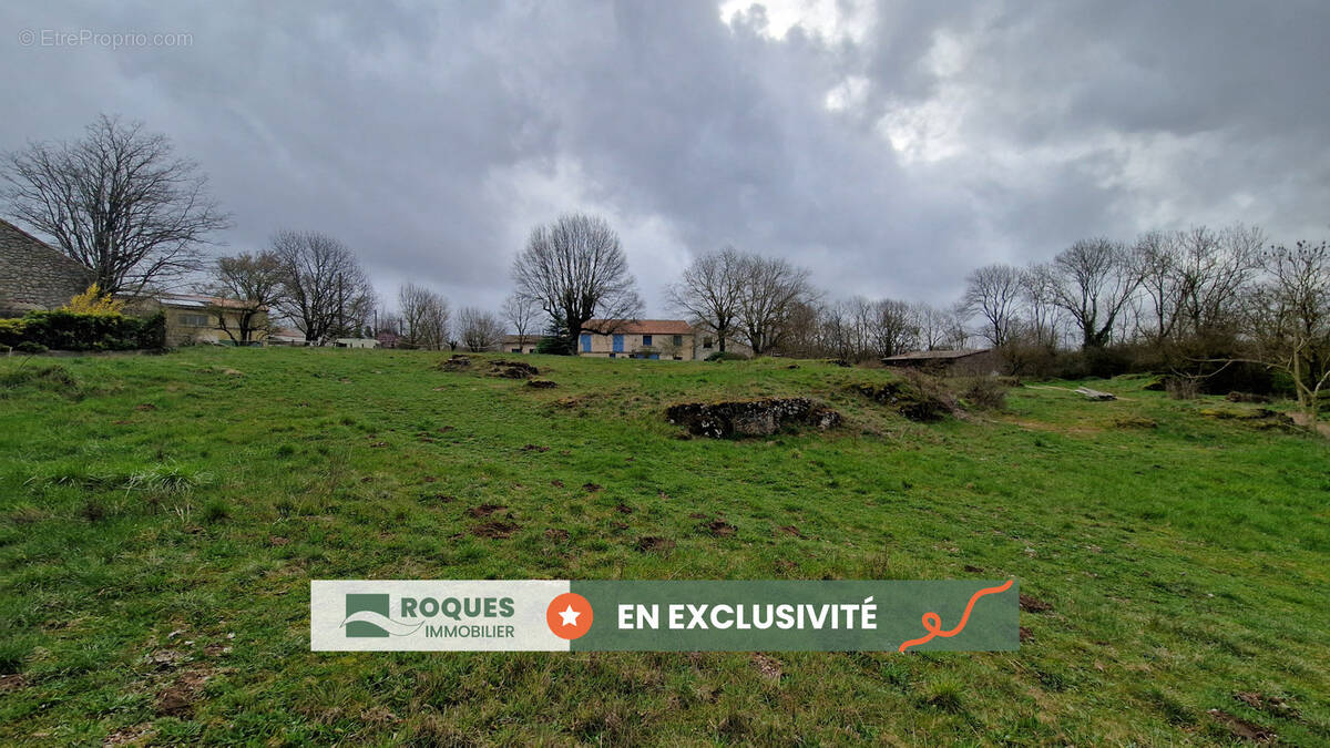 Terrain à LE CAYLAR