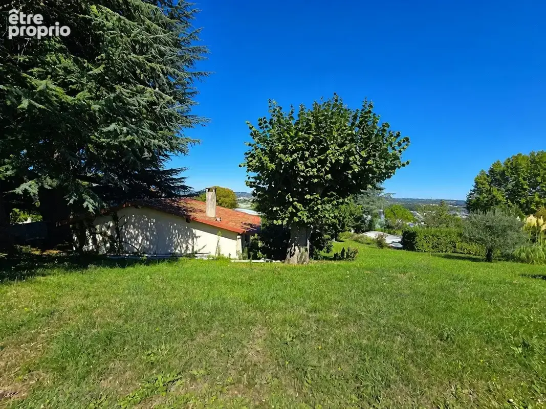 Propriété - Maison avec piscine et dépendances sur 1,7 Ha - photo 3