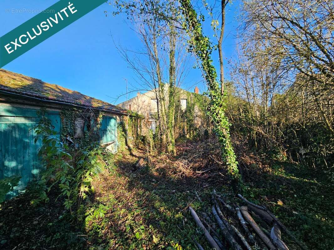 Photo 2 - Maison à ESCUROLLES