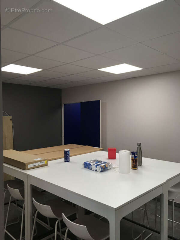 Commerce à AIXE-SUR-VIENNE