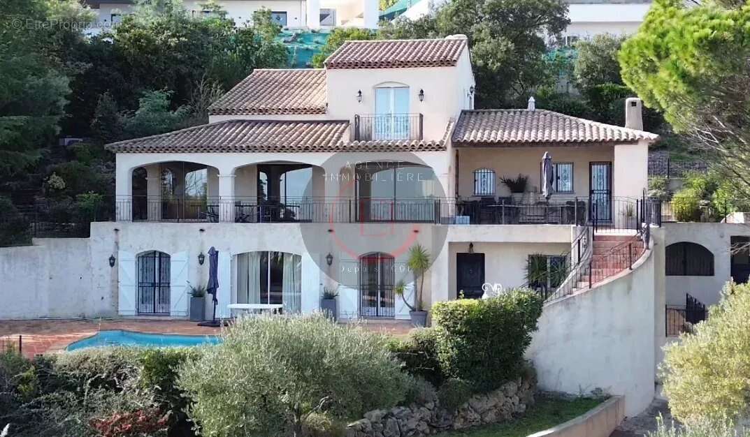 Maison à LES ADRETS-DE-L'ESTEREL