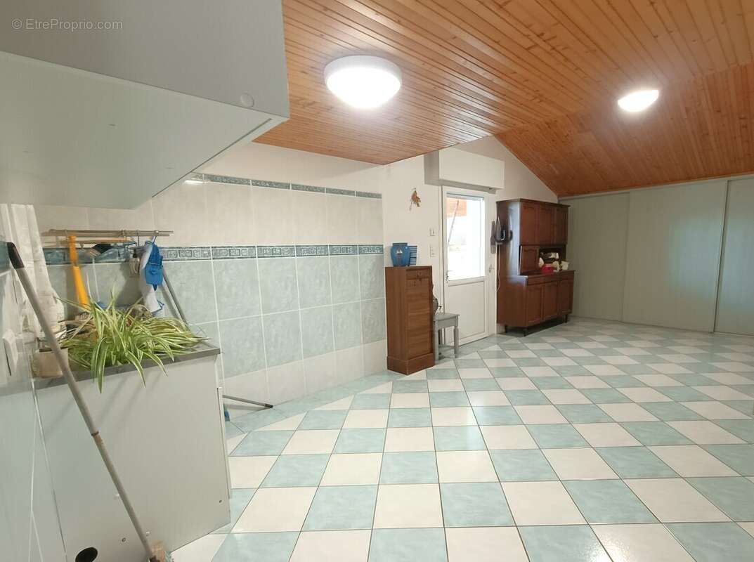 Maison à CHARRON