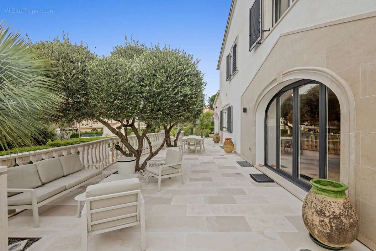 Maison à MANDELIEU-LA-NAPOULE