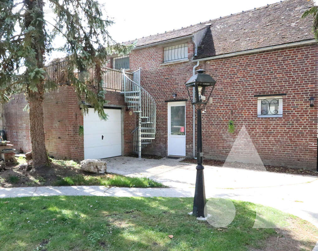 Maison à LONGUEIL-SAINTE-MARIE
