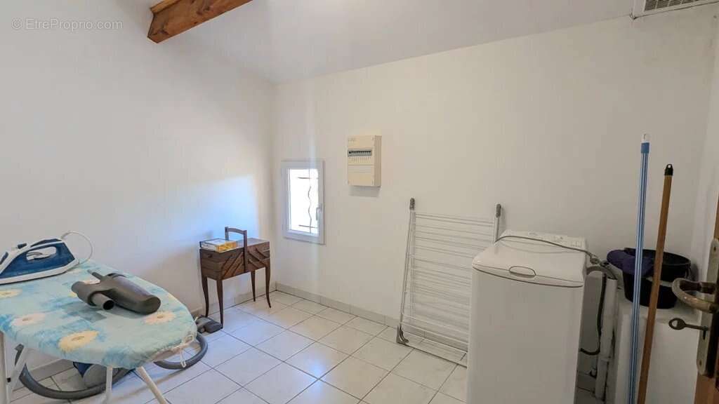 TB Villa traditionnelle avec garage et vue - photo 12