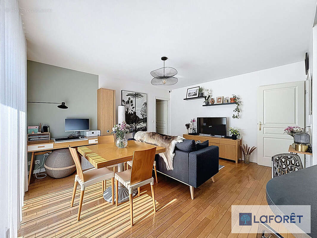 Appartement à LE PLESSIS-TREVISE