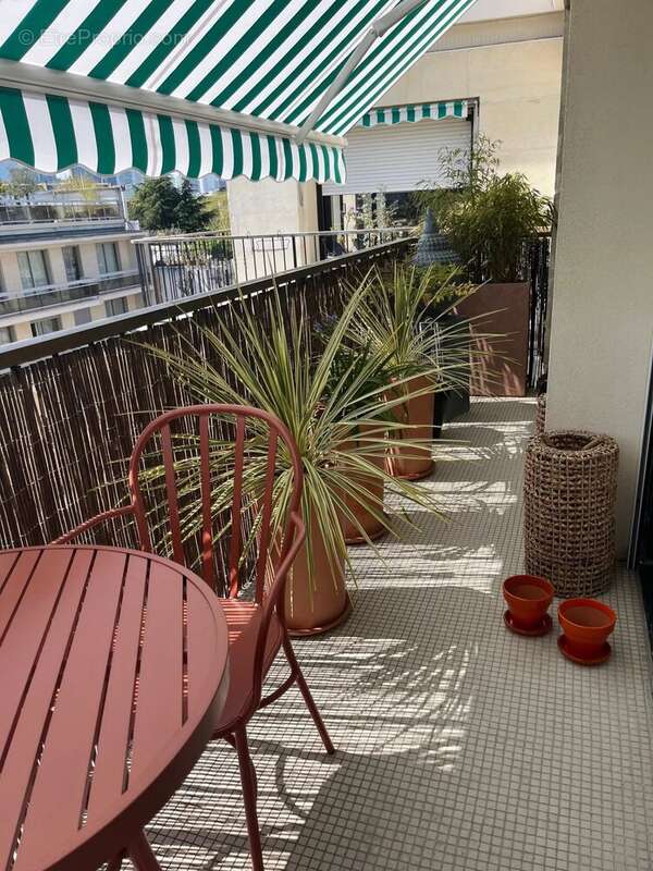 Appartement à NEUILLY-SUR-SEINE