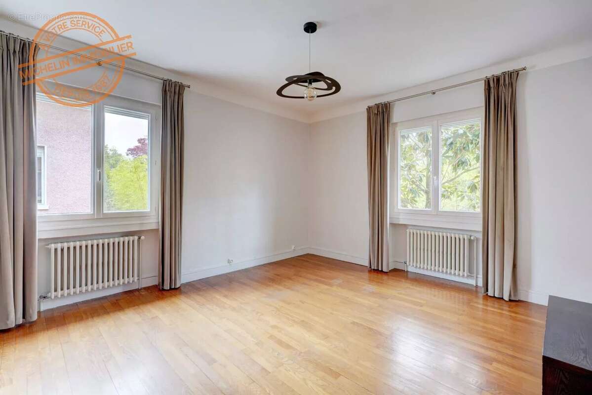 Maison à CHAMPAGNE-AU-MONT-D&#039;OR