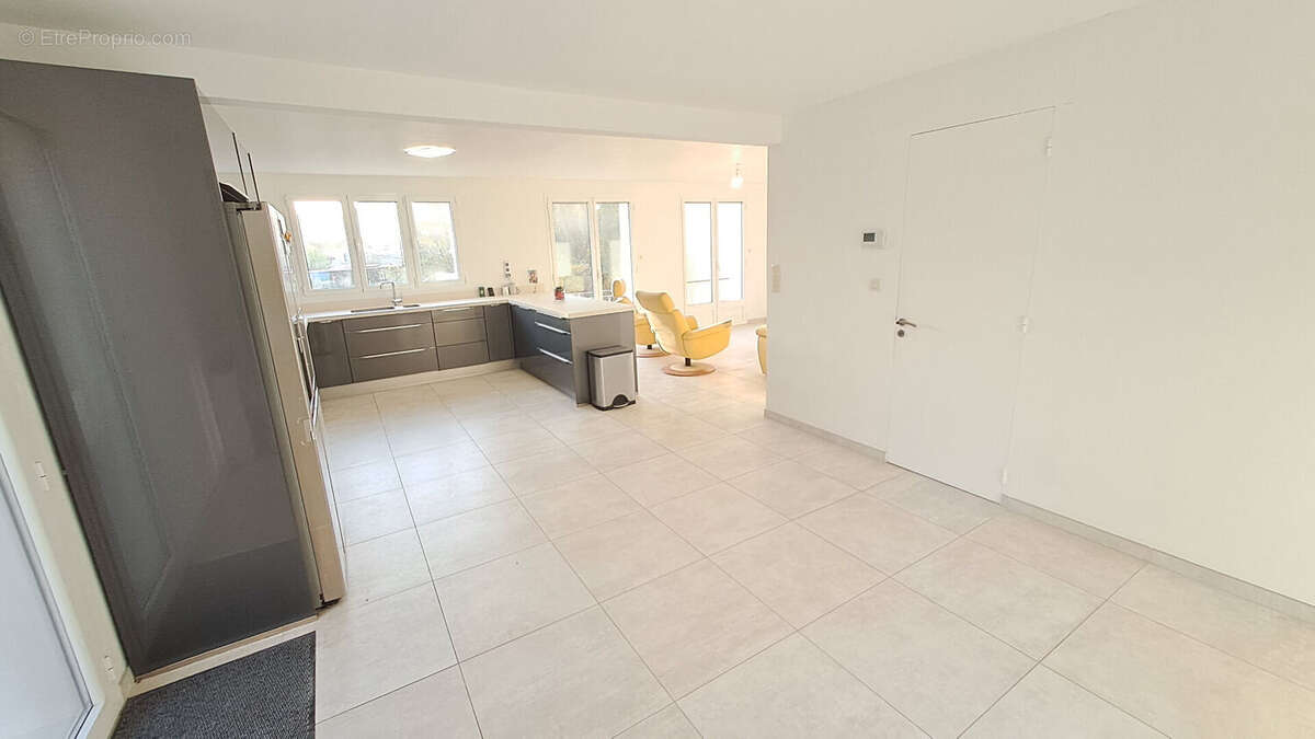 Maison à SAINT-REMY-LES-CHEVREUSE