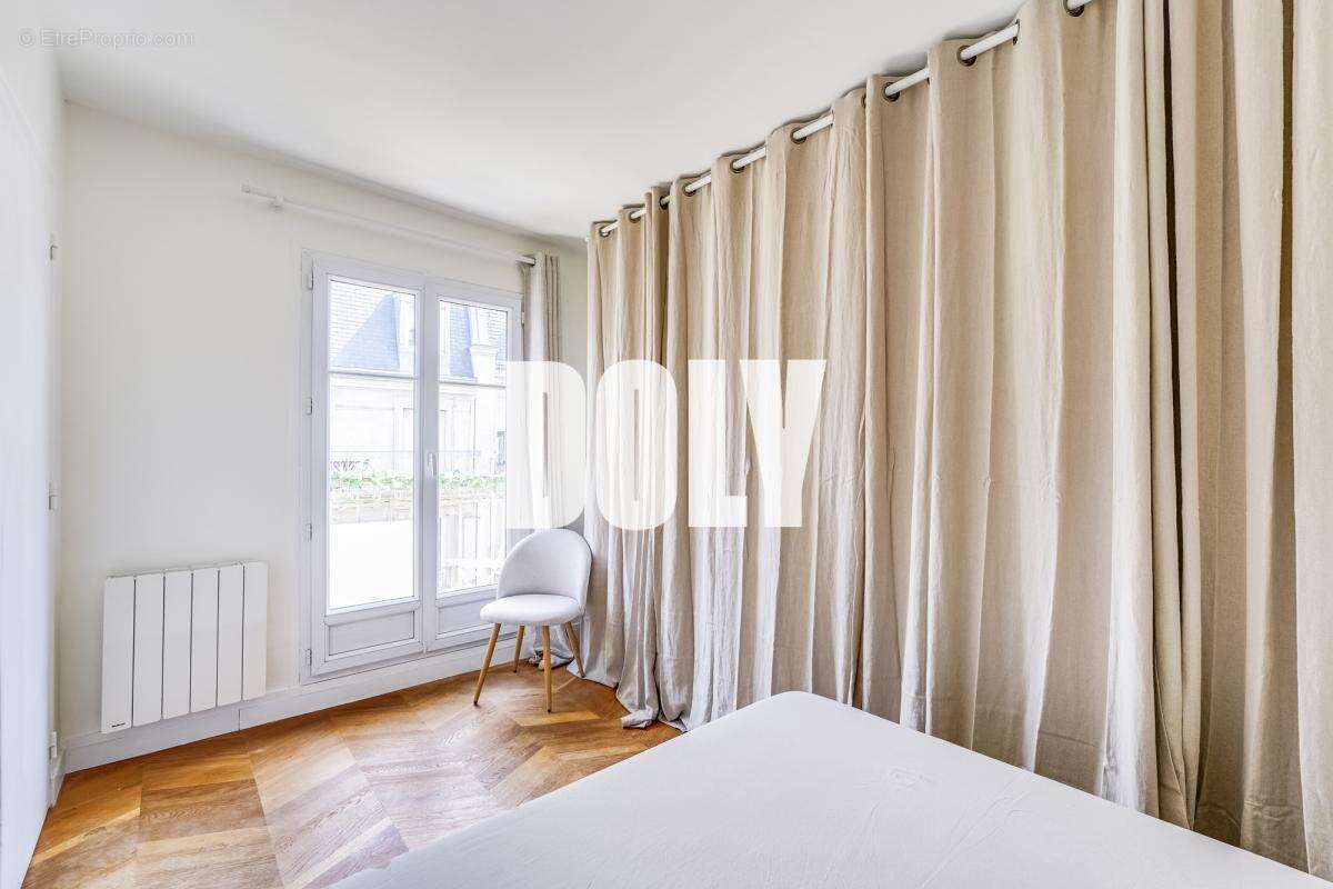 Appartement à PARIS-18E