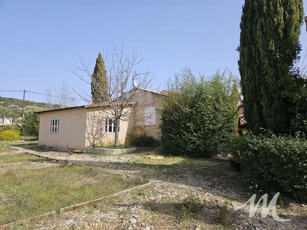 Maison à TAVERNES
