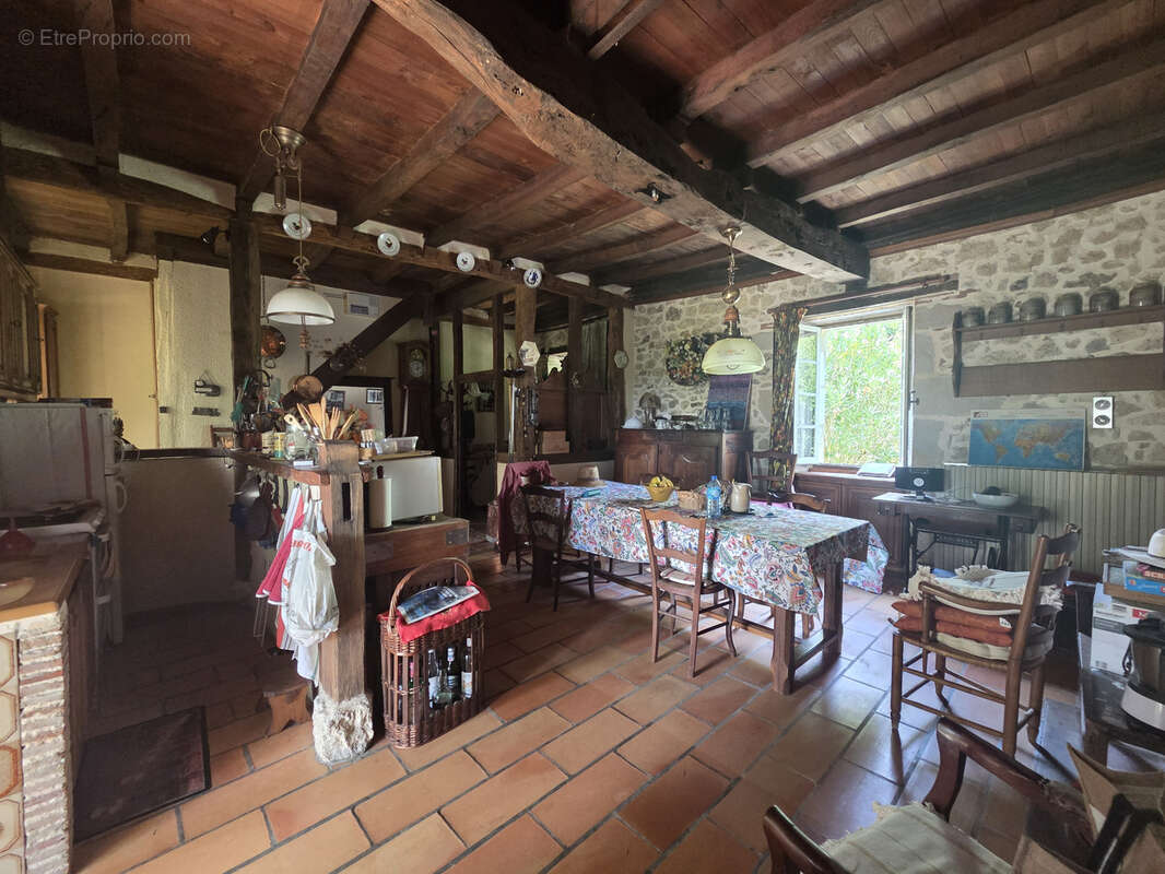 Maison de campagne en pierre du XVII? siècle avec piscine   À 5 minutes de Villeneuve-sur-Lot - photo 3