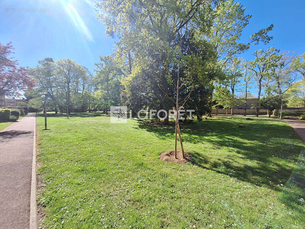 Appartement à VERNEUIL-SUR-SEINE