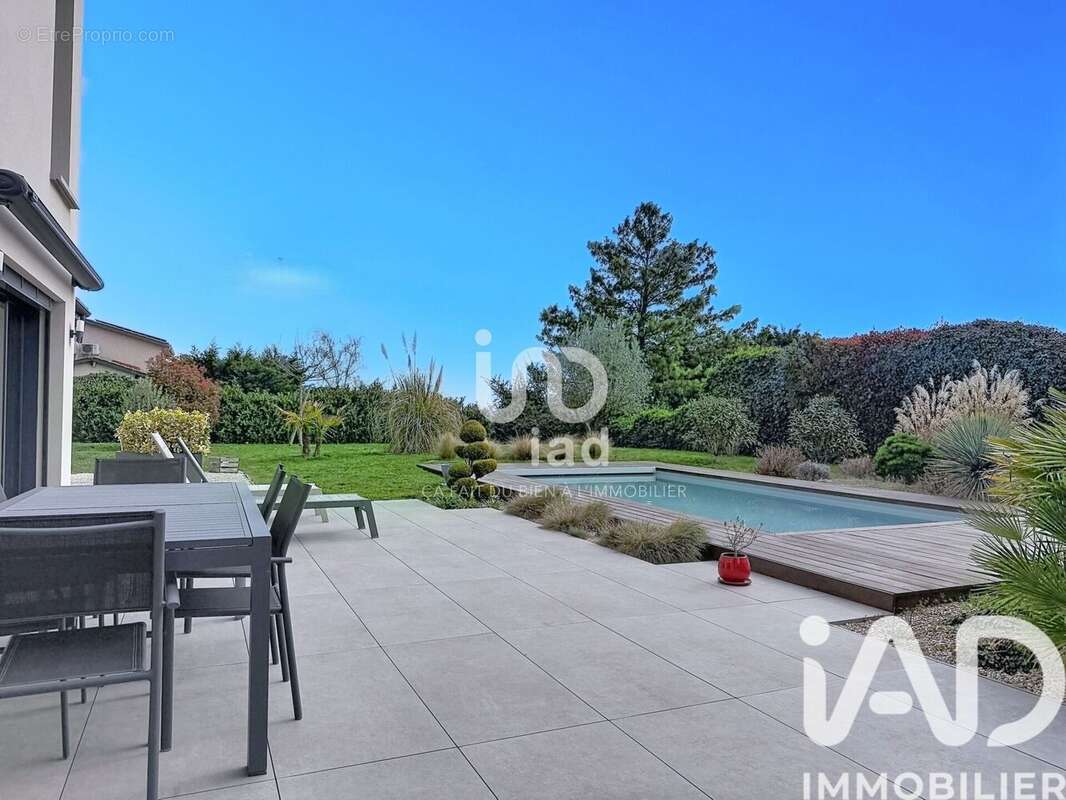 Photo 2 - Maison à CHAZAY-D'AZERGUES