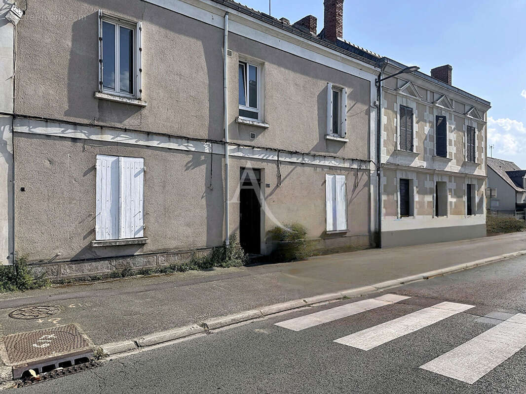 Appartement à LES PONTS-DE-CE