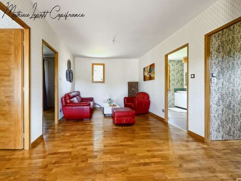 À vendre Maison T9 familiale contemporaine de 313 m² – Construction traditionnelle de 2011 – 7 chambres – Terrain clos de 2 874  - photo 23