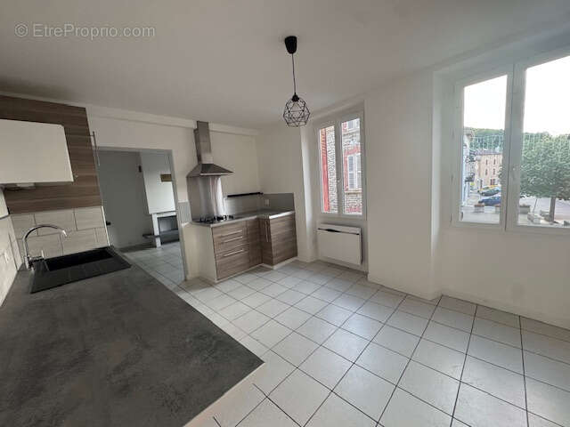 Appartement  100 m2 viriville - photo 2