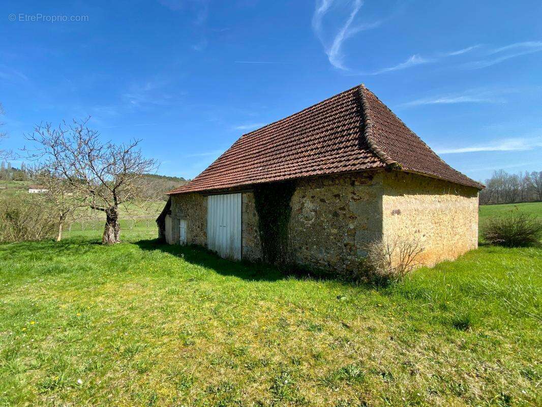 Maison à SAINT-FELIX-DE-REILLAC-ET-MORTEMART