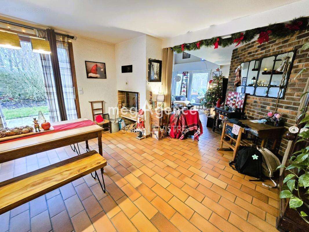 Maison à AUNEAU