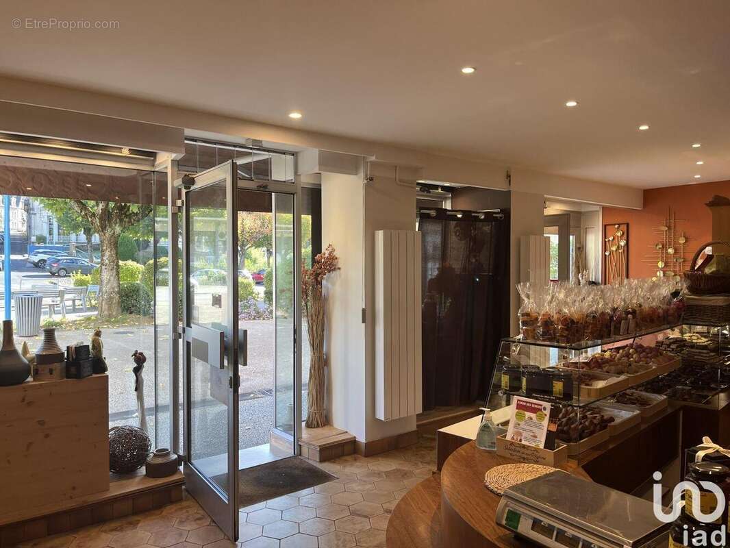 Photo 2 - Commerce à LA BOURBOULE