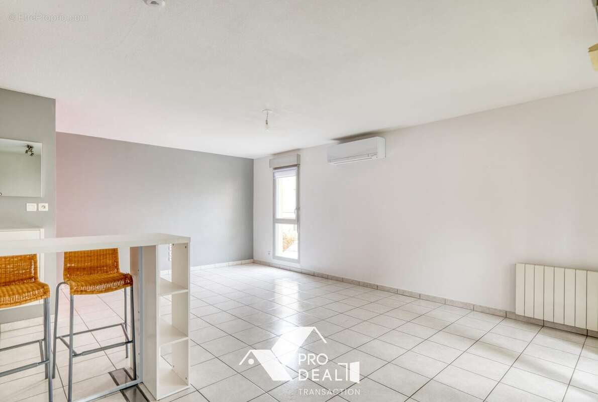 Appartement à MEYZIEU