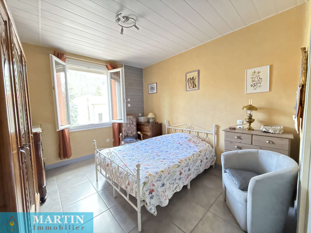 Maison à SAINT-LAURENT-DE-CERDANS