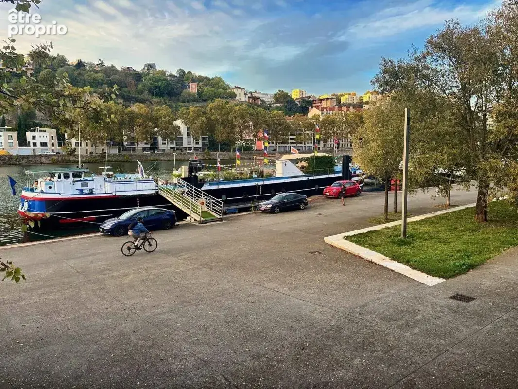 Lyon 2e Confluence, T3 79,42m2 sur les quais de Saône, cave et grenier - photo 8