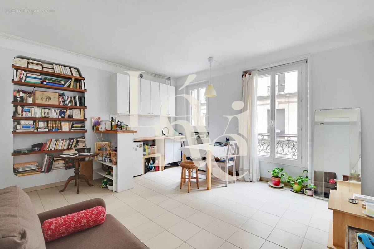 Appartement à PARIS-14E