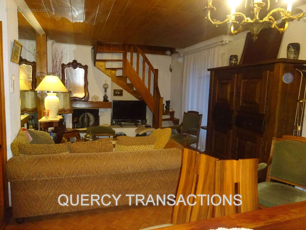 séjour cheminée  - Maison à CAHORS