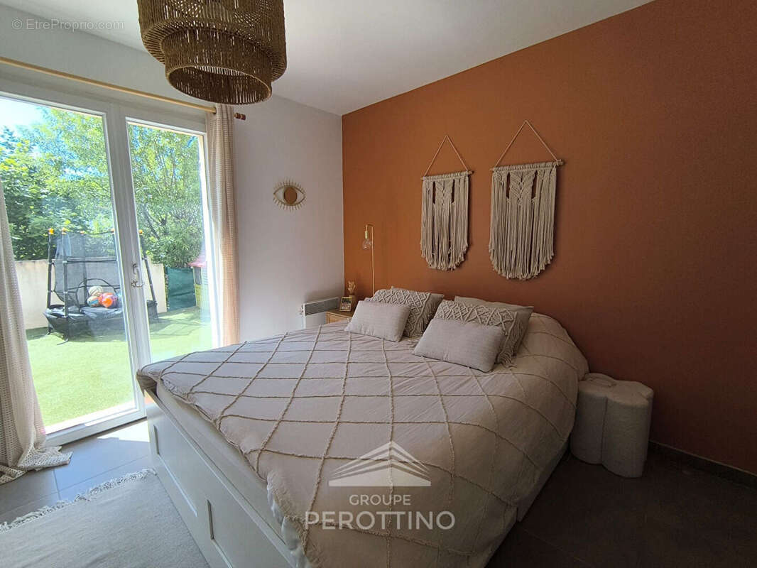 Appartement à PEYPIN