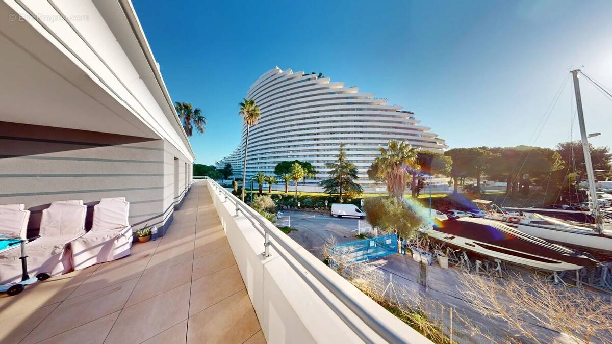 Appartement à VILLENEUVE-LOUBET