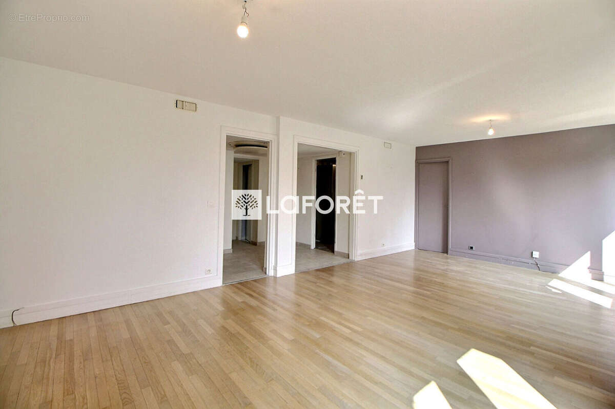 Appartement à SURESNES
