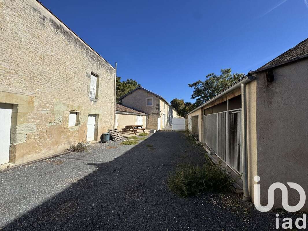 Photo 2 - Maison à MARIGNY-BRIZAY