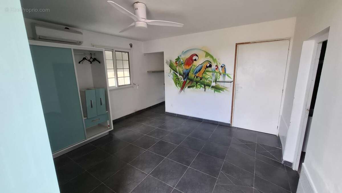 A VENDRE : Villa 2 T2 et 1 T4 (Vieux Habitants - 97119) - photo 33