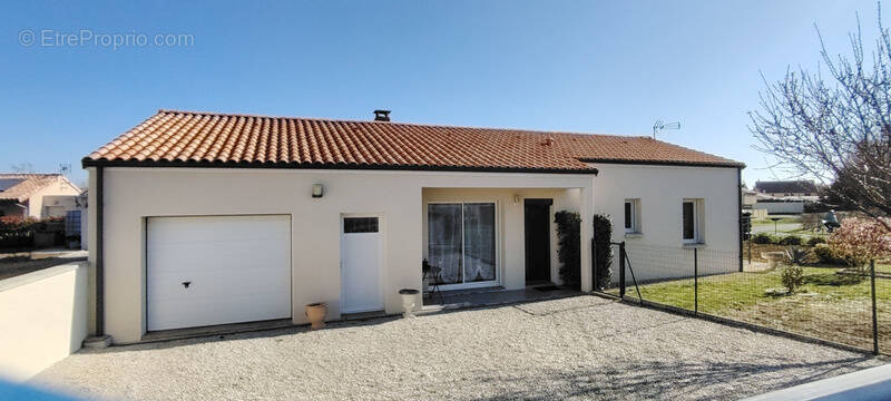 Maison à BRION-PRES-THOUET