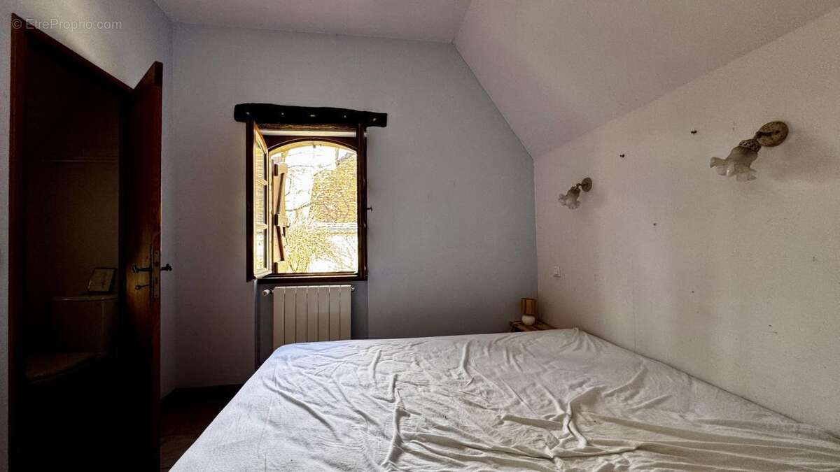 Maison à SAULIAC-SUR-CELE