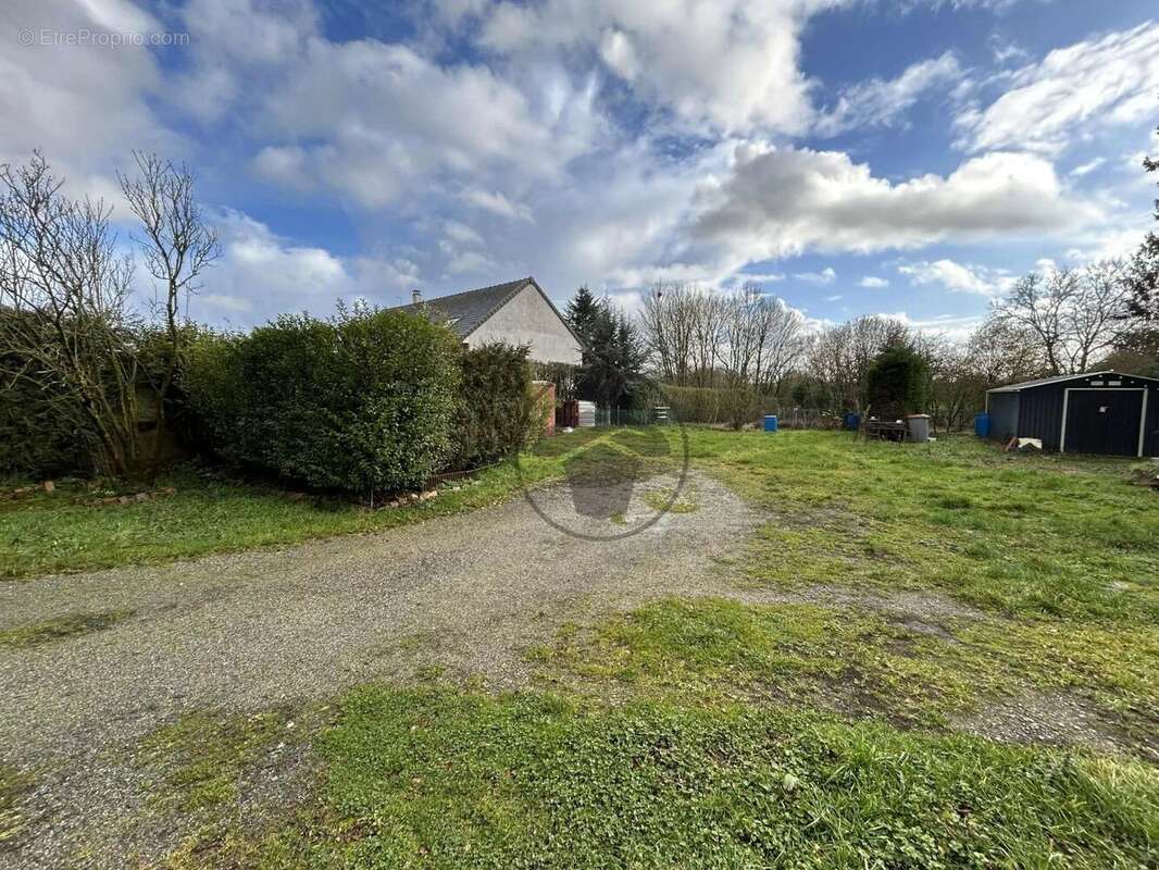 Maison à MONTBREHAIN