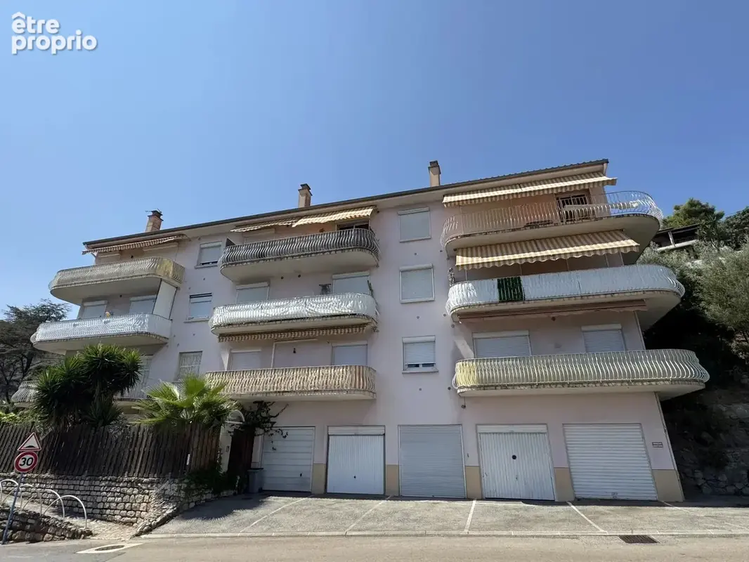 Mandelieu - Appartement 2p à rénover avec balcon vue mer - photo 8