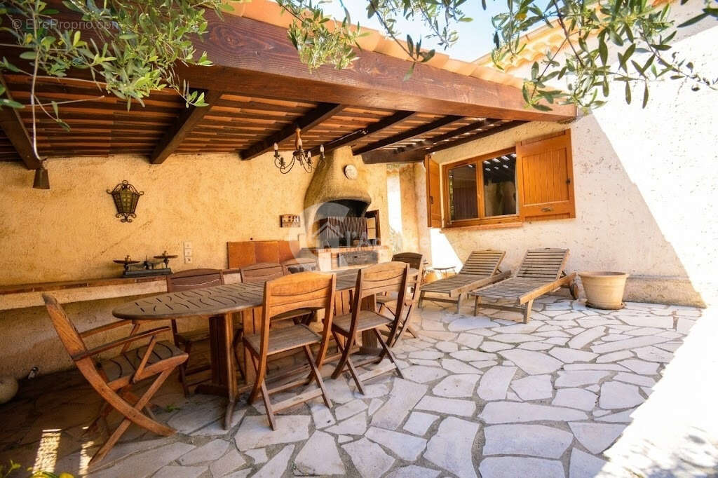 Maison à MOUGINS