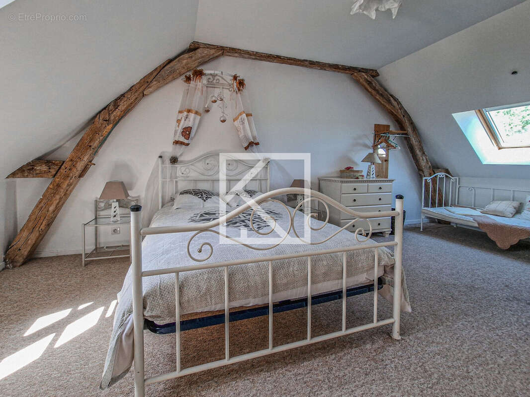 Maison 561 m² à Bossee  - photo 8