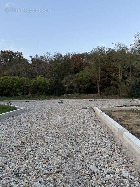 Terrain à BOISSETTES