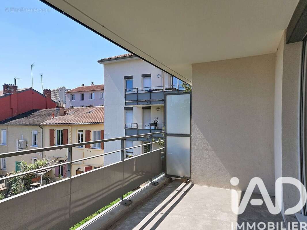 Photo 3 - Appartement à VILLEURBANNE