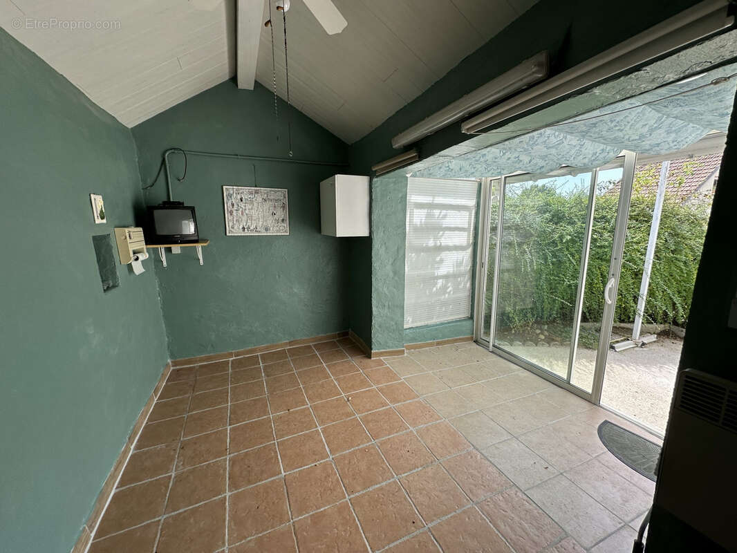 Superbe propriété Type 8 dépendances de 200 m2 sur 4100 m2 de terrain - photo 11