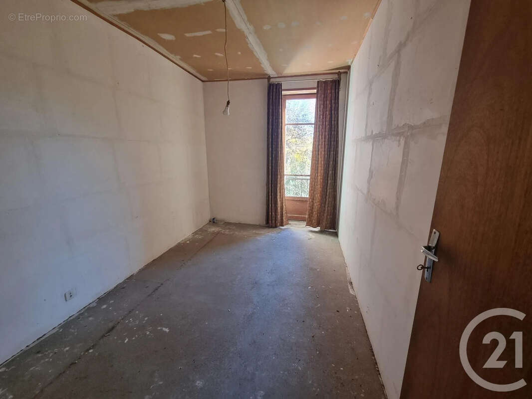 Maison à MONTSAUCHE-LES-SETTONS