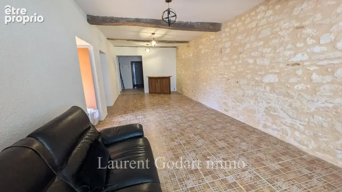 Maison de village en pierre avec 5 chambres et cour - photo 4