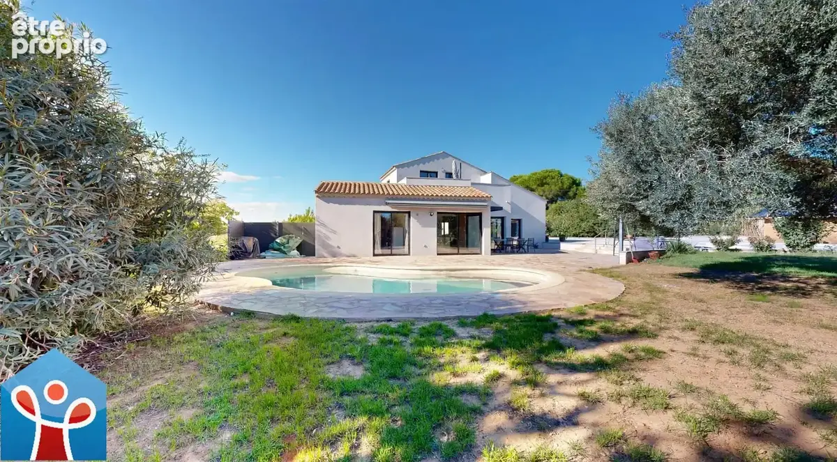 Villa moderne avec piscine, dépendances et terres agricoles - photo 11