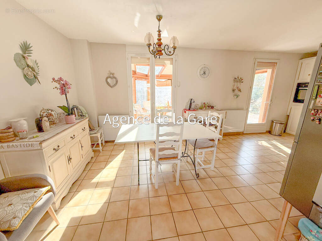 Maison à SARTROUVILLE